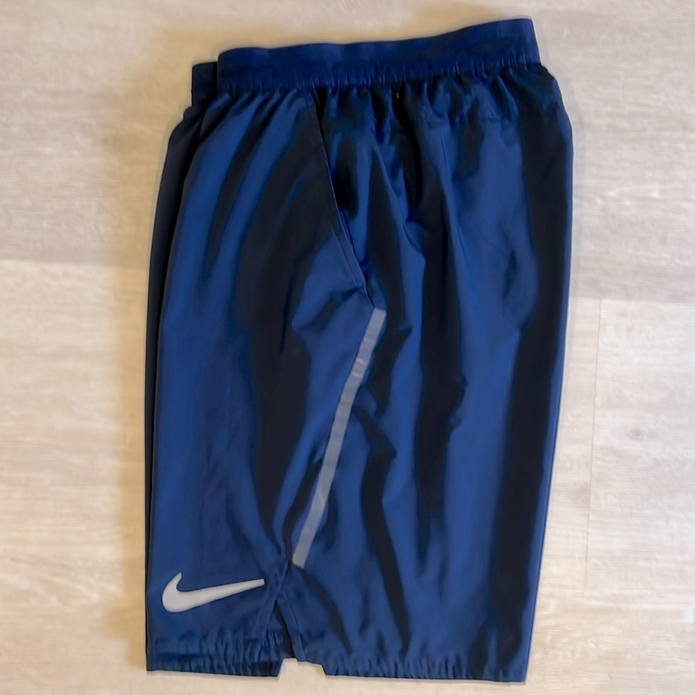 NIKE Men’s Navy Blue Shorts